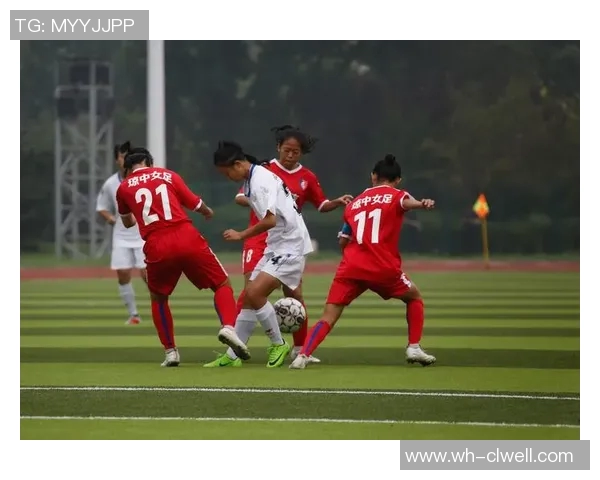 体育实时数据黄芳专访回顾个人足球生涯与成长历程的精彩瞬间与感悟